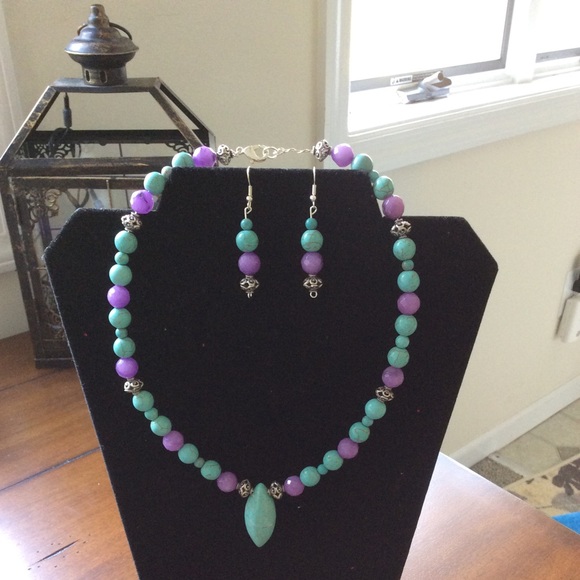 Hand Crafted Turquoise & Purple Beaded Jewelry Set. - Picture 3 of 7